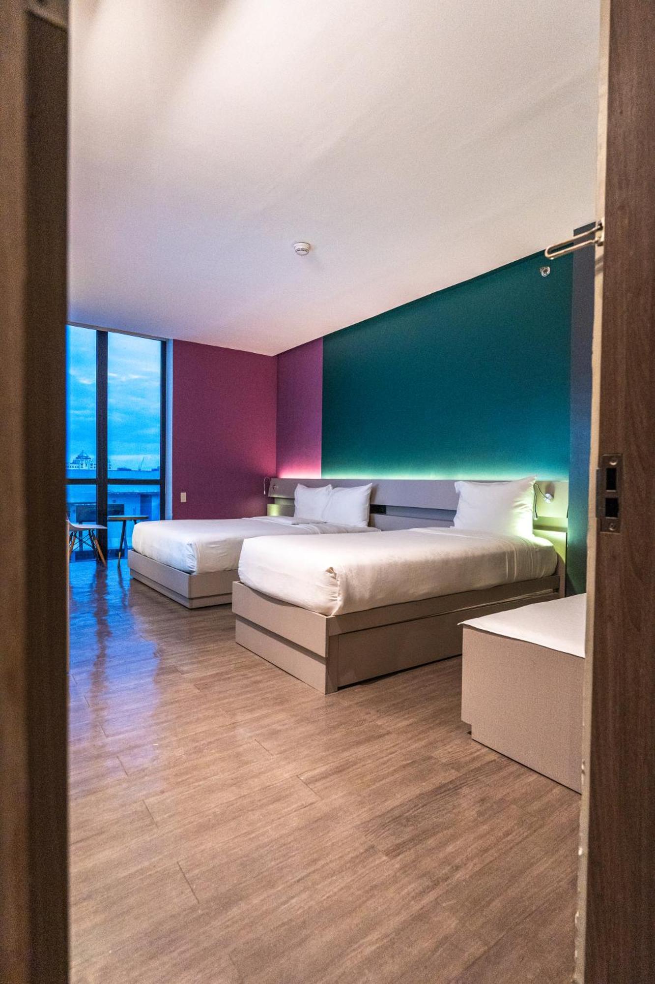 Yello Hotel Cebu Powered By Cocotel Exterior photo