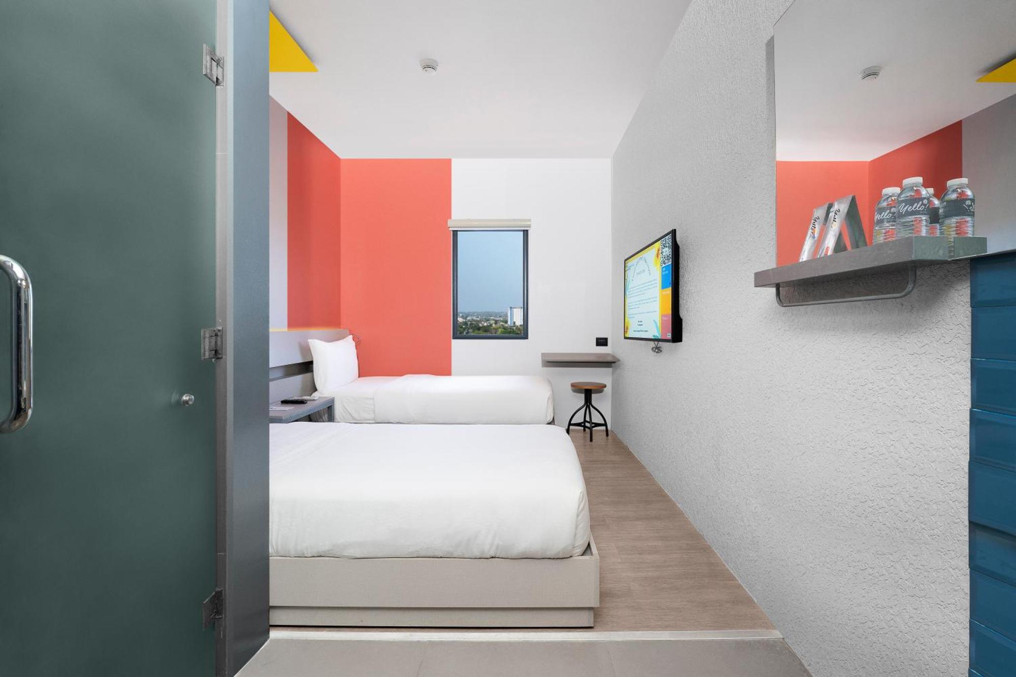 Yello Hotel Cebu Powered By Cocotel Room photo