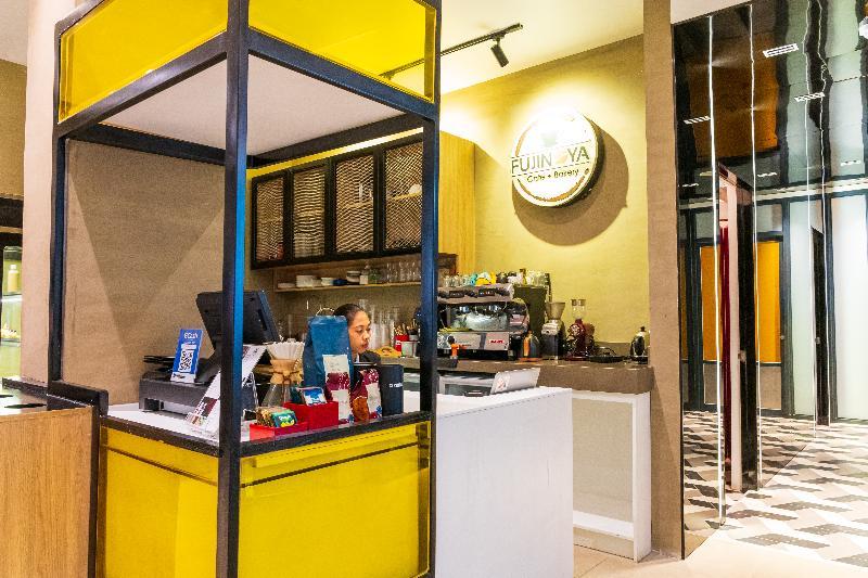 Yello Hotel Cebu Powered By Cocotel Exterior photo